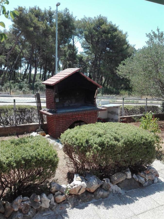 Apartments Jadranska Biograd Na Moru Exterior foto